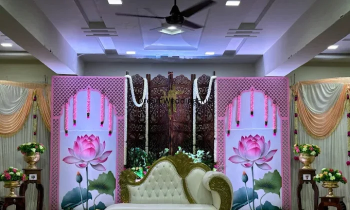 Evan Flower and Balloon Decoration